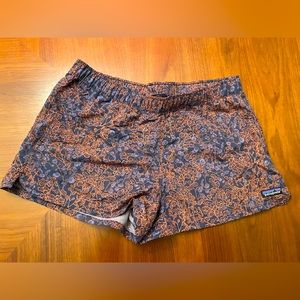 PATAGONIA - M - WOMEN’S BARELY BAGGIES SHORTS 2 1/2”